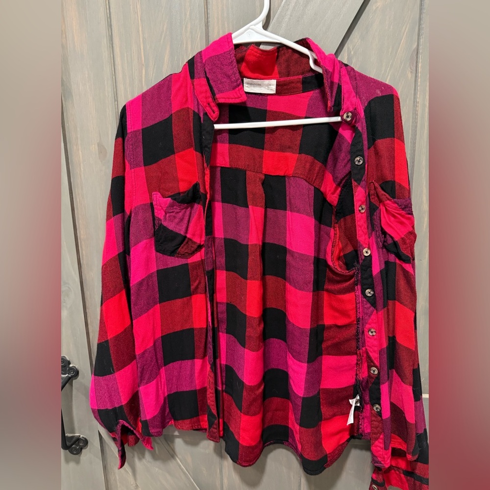 Maurices Plaid Pink, Red, and Black Longsleevs Women’s Shirt